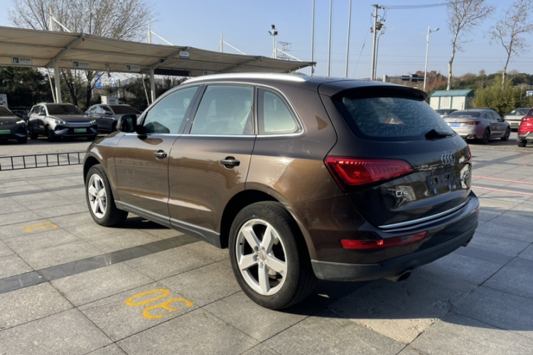 奥迪Q5 2016款 40 TFSI 技术型车身外观6003