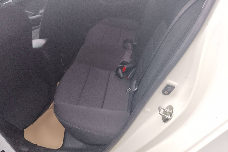 起亚K3 2013款 1.6L 自动GL中控内饰7004