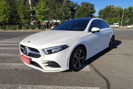 奔驰A级 2022款 A 200 L 运动轿车时尚型