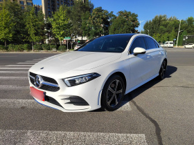 奔驰A级 2022款 A 200 L 运动轿车时尚型