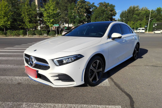 奔驰A级 2022款 A 200 L 运动轿车时尚型