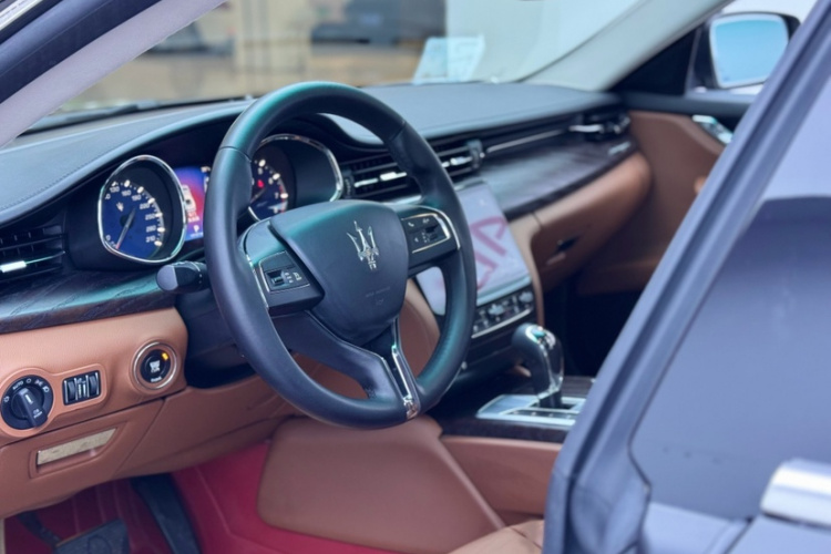 玛莎拉蒂 总裁 2013款 3.0T 标准型中控内饰7008