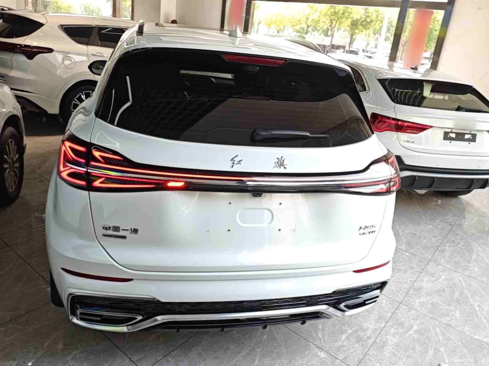 车辆右后45度视角展示