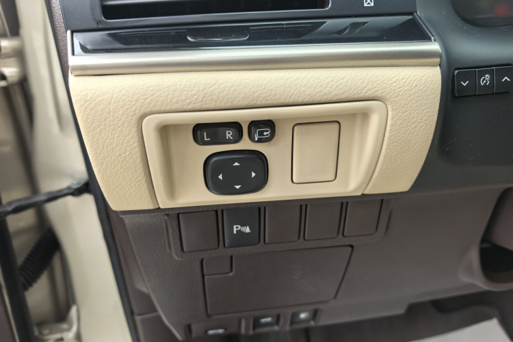 雷克萨斯ES 2015款 200 精英版中控内饰7005