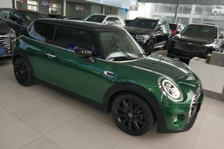 MINI 2020款 1.5T COOPER 艺术家车身外观3