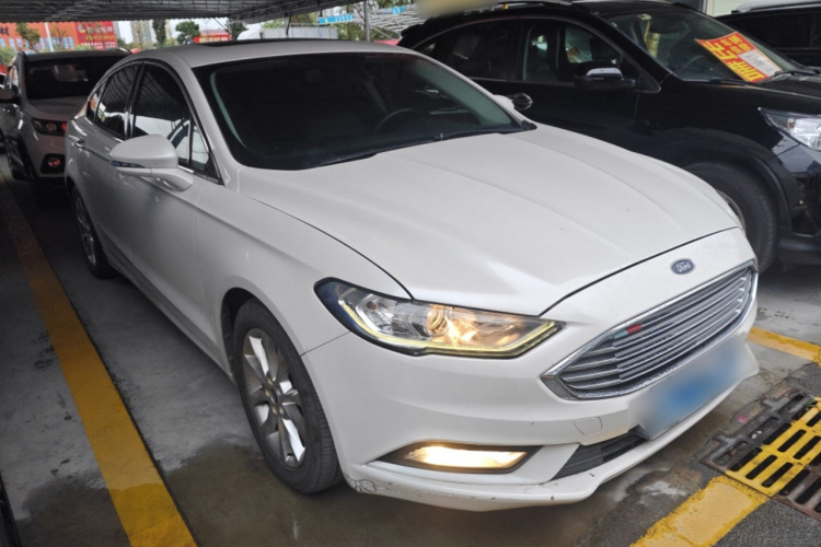 福特 蒙迪欧 2017款 EcoBoost 200 时尚型车身外观3