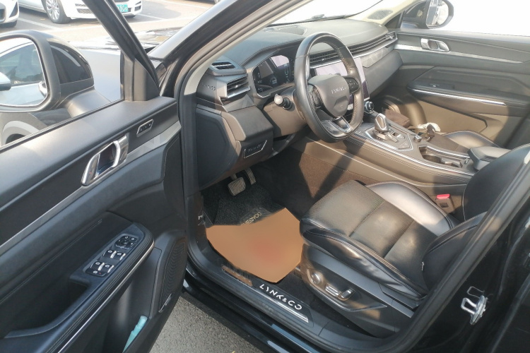 领克01 2021款 2.0TD 两驱型Pro中控内饰7003