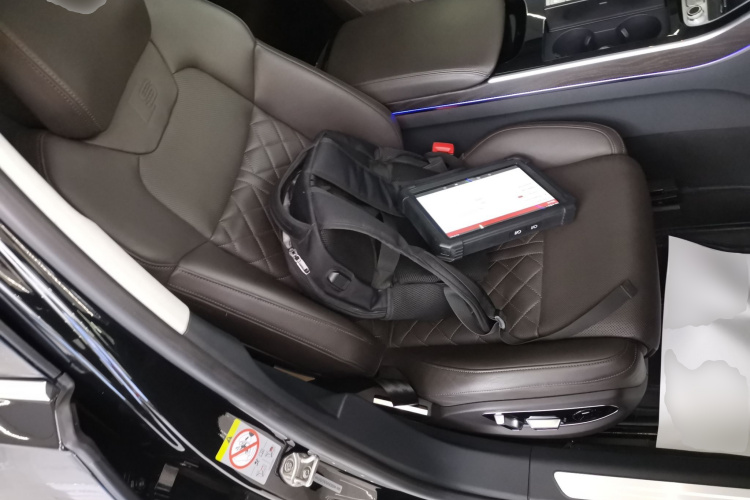 奥迪A8 2022款 A8L 50 TFSI quattro 舒适型典藏版局部细节41