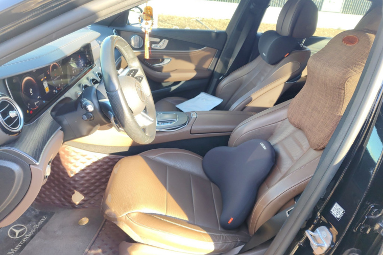 奔驰E级 2021款 E 300 L 运动尊贵型中控内饰19