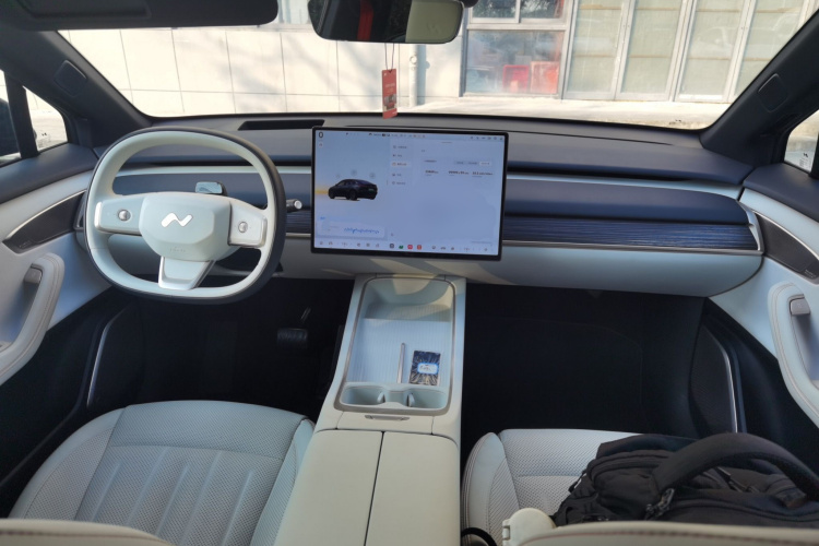 乐道L60 2024款 85kWh 后驱版中控内饰7002
