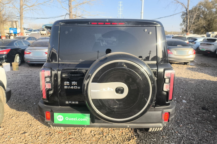 北京BJ40 2024款 2.0T 全新城市猎人版 侠客型车身外观6