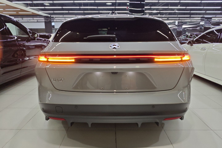 蔚来ET5T 2023款 75kWh Touring车身外观6