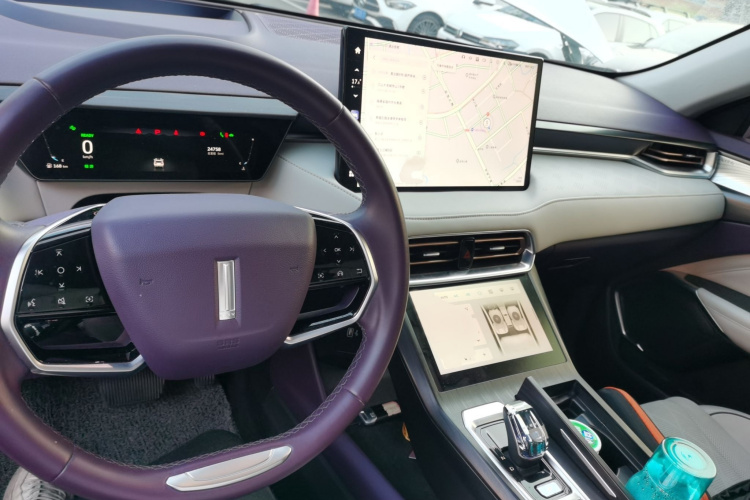 魏牌 拿铁DHT 2022款 1.5T DHT大杯中控内饰7002