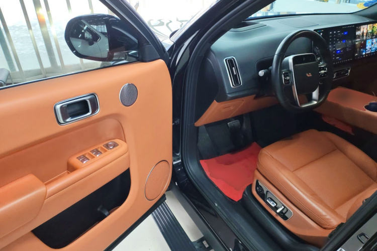 理想汽车 理想L9 2022款 Max中控内饰20