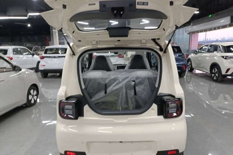 吉利银河 熊猫 2025款 210km 元气熊机舱底盘23