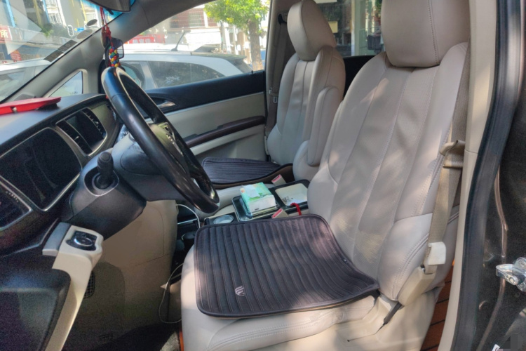 别克GL8 2017款 25S 舒适型 国V中控内饰19