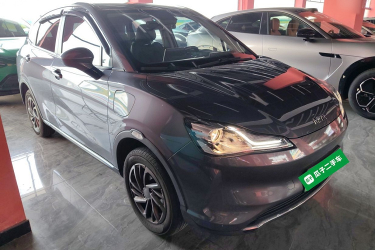 哪吒汽车 哪吒V 2022款 潮 300 Lite 磷酸铁锂车身外观6002