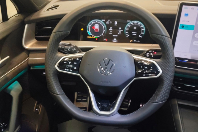 大众 2025款 探岳L 330TSI 两驱精英City包中控内饰13