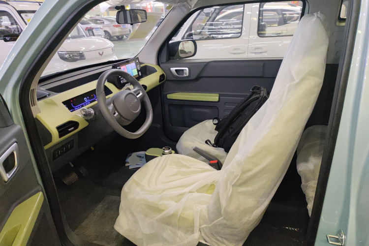 吉利银河 2024款 熊猫mini 200km 耐力熊中控内饰19