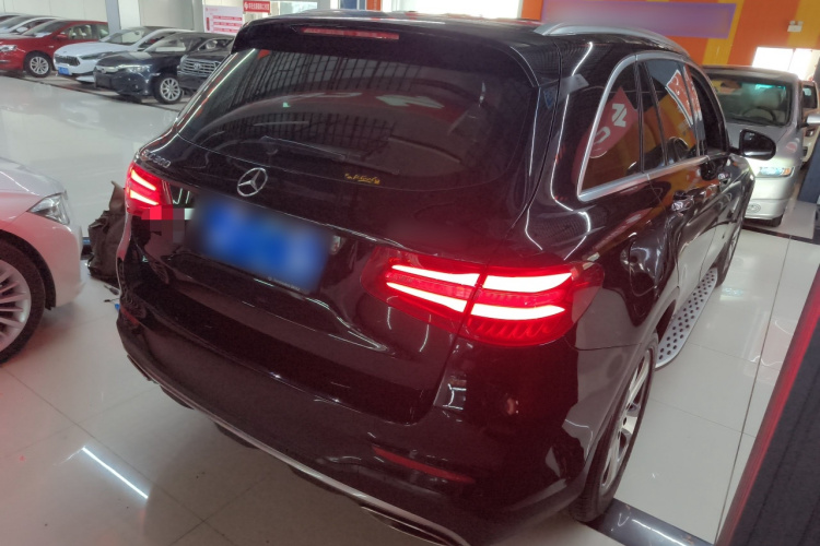 奔驰GLC 2017款 GLC 300 4MATIC 动感型车身外观7