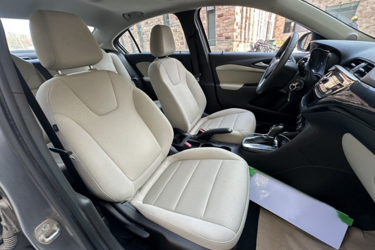 别克 凯越 2018款 15N CVT精英型局部细节41