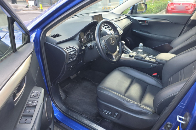 雷克萨斯NX 2015款 200t 全驱 锋尚版中控内饰7001