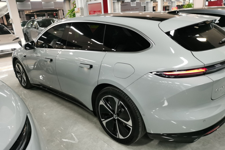 蔚来ET5T 2025款 75kWh Touring车身外观4