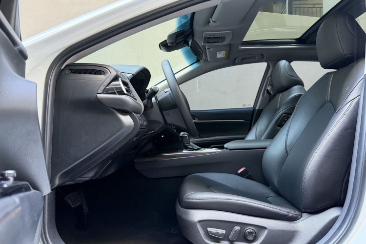 丰田 凯美瑞 2019款 2.5G 豪华版 国VI中控内饰7001