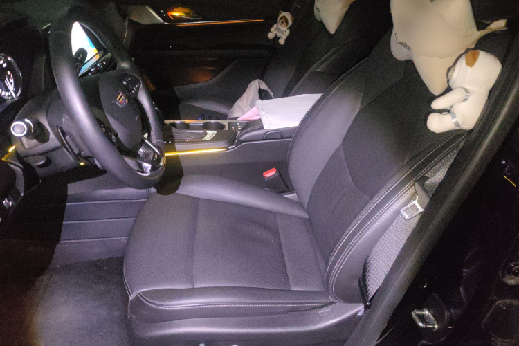 凯迪拉克CT4 2022款 28T 豪华型中控内饰19