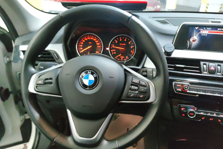 宝马X1 2018款 sDrive20Li 领先型中控内饰12