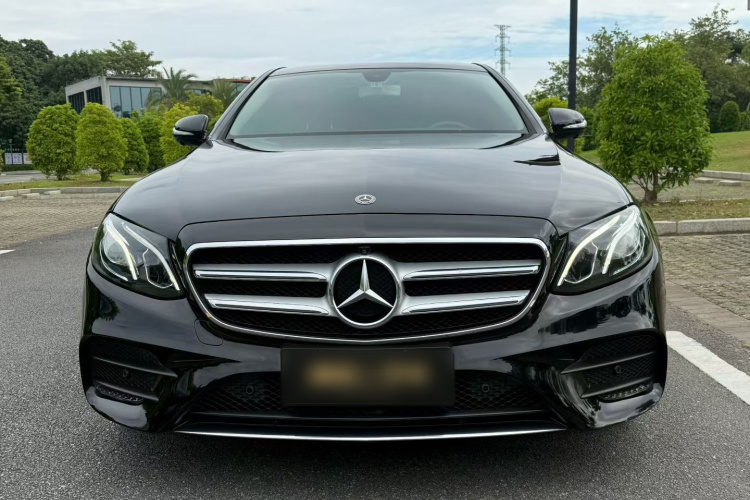 奔驰E级 2019款 改款 E 300 L 运动时尚型车身外观6005