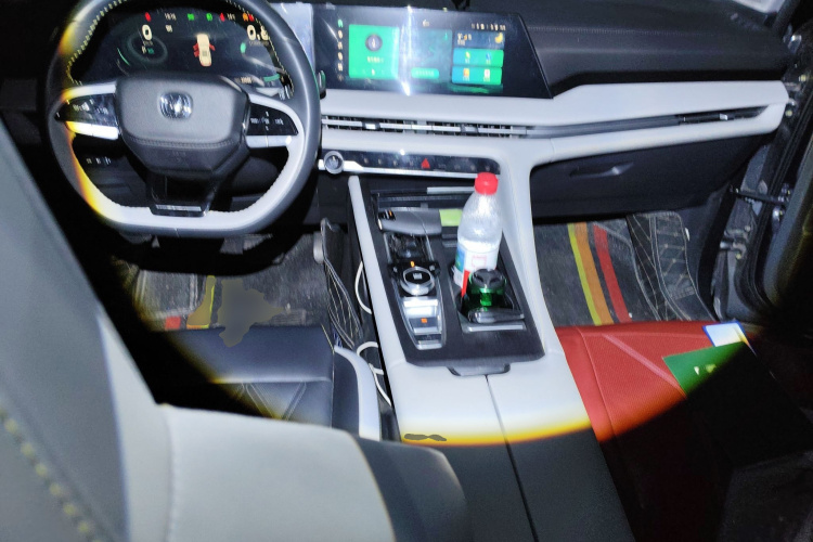 长安CS75 PLUS 2023款 第三代 1.5T 自动尊贵型中控内饰12