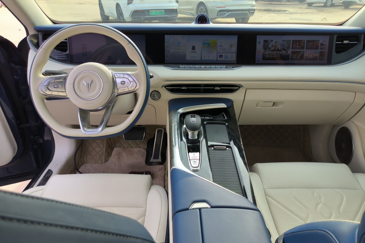 岚图汽车 岚图FREE 2021款 四驱标准增程专属豪华套装中控内饰7002