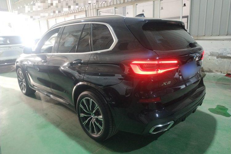 宝马X5(进口) 2021款 xDrive40i M运动套装车身外观4