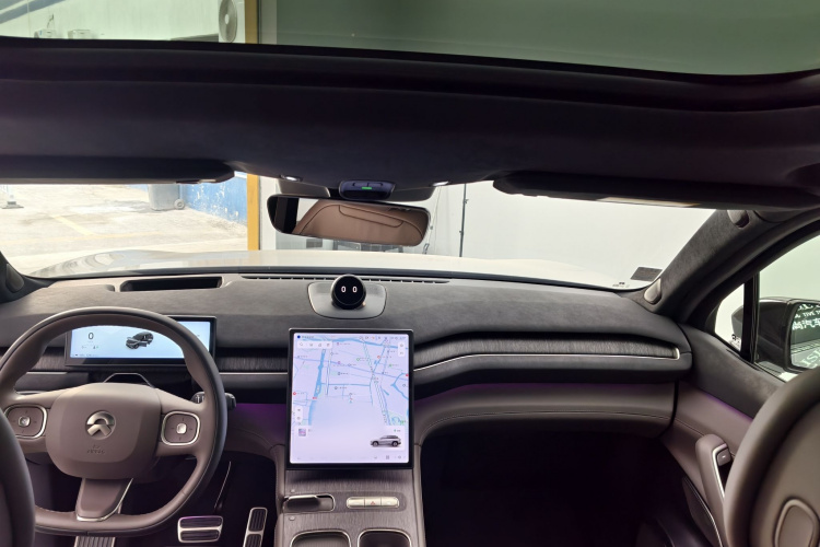 蔚来ES7 2022款 75kWh中控内饰7008