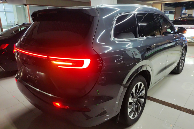 鸿蒙智行 问界M7 2024款 1.5T 后驱Plus版 6座车身外观7