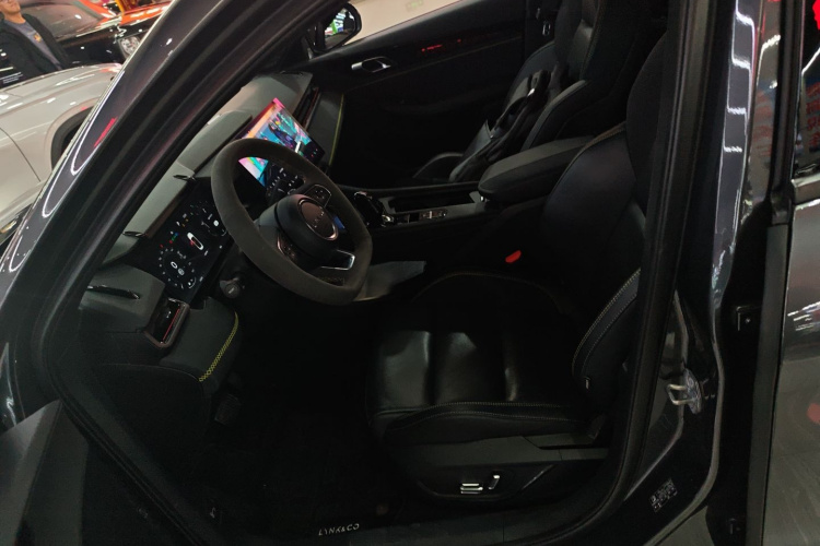 领克03 2023款 2.0TD DCT劲Pro中控内饰19