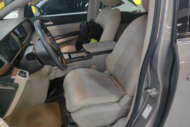 别克GL8 2018款 28T 舒适型 国VI中控内饰19