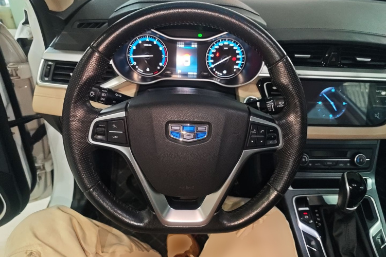 吉利汽车 帝豪 2018款 1.5L CVT豪华型中控内饰13