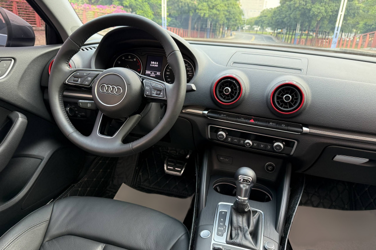 奥迪A3 2020款 Limousine 35 TFSI 风尚型 国VI中控内饰7005