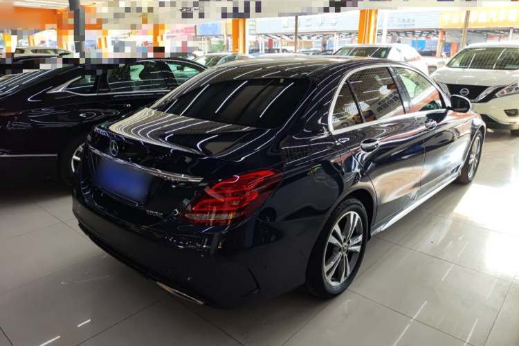 奔驰C级 2017款 改款 C 200 L 运动版车身外观7