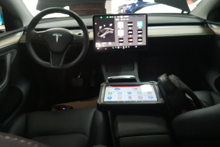 特斯拉 Model Y 2022款 改款 后轮驱动版中控内饰12