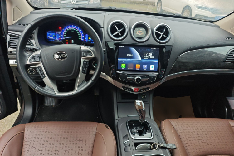 比亚迪S7 2017款 2.0T 自动豪华型中控内饰12