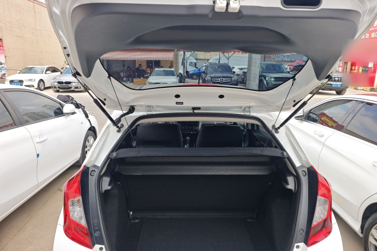 本田 飞度 2020款 1.5L CVT舒适版机舱底盘23