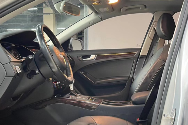 奥迪A4L 2015款 35 TFSI 自动舒适型车身外观6008