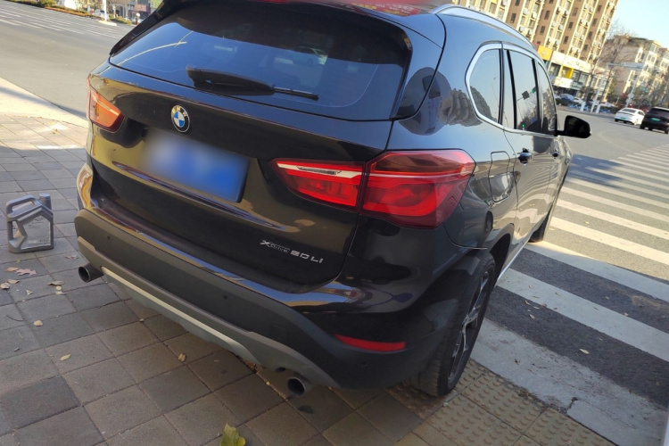 宝马X1 2019款 xDrive20Li 尊享型车身外观7
