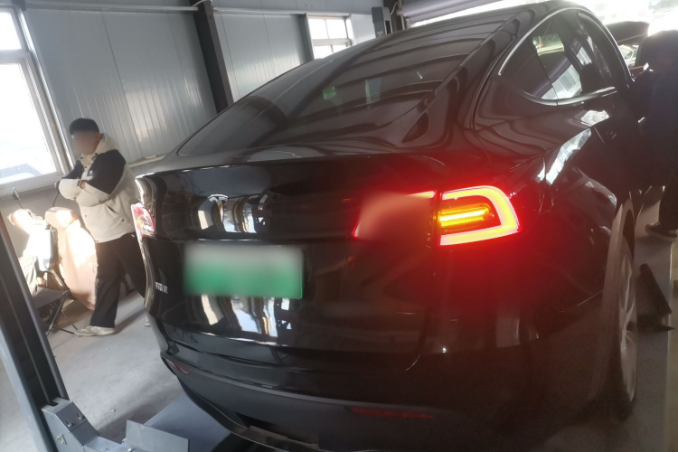 特斯拉 Model Y 2022款 后轮驱动版车身外观6004