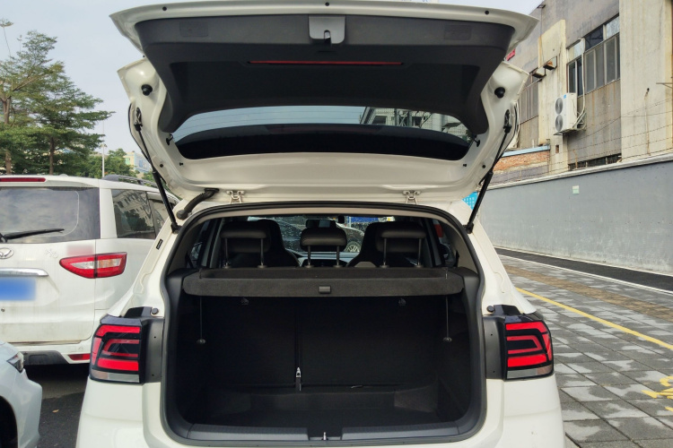 大众 途铠 2021款 1.5L 自动舒适版机舱底盘23