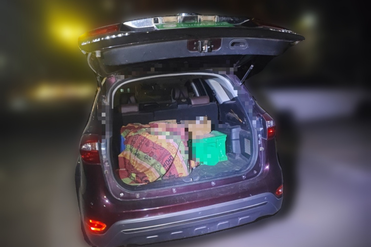 江铃 驭胜S350 2017款 2.0T 手动两驱柴油豪华天窗版5座中控内饰23