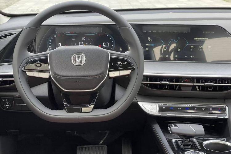长安 逸动 2025款 PLUS 1.4T 双离合高能版中控内饰7002